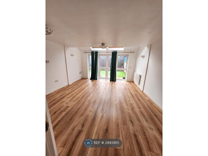 4 Bedroom End Of Terrace House To Rent In Stonehouse Lane, Dartford, DA2