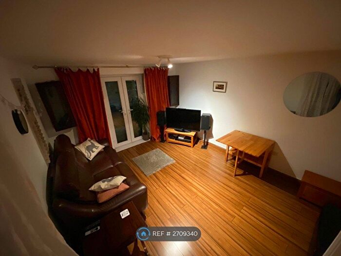 3 Bedroom End Of Terrace House To Rent In Addington Avenue, Wolverton, Milton Keynes, MK12