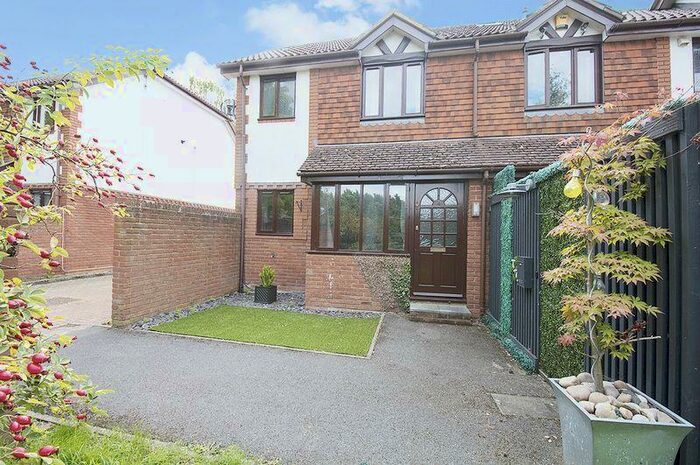 1 Bedroom Semi-Detached House To Rent In Weylands Close, Walton-On-Thames, KT12