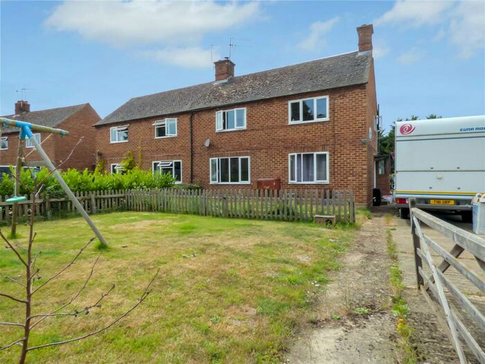 4 Bedroom Semi-Detached House For Sale In Brook Cottages, Willington, Shipston-on-Stour, CV36