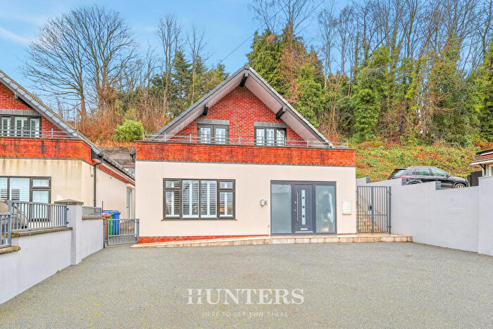 4 Bedroom Detached House For Sale In Mount Pleasant, Middleton, Manchester, M24