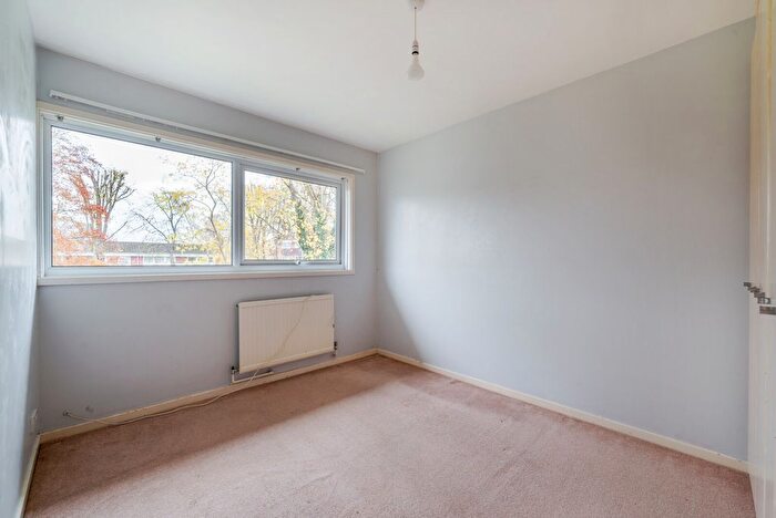 3 Bedroom Terraced House For Sale In Grove Road, Shepperton, TW17