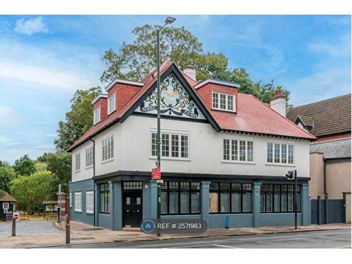 2 Bedroom Flat To Rent In Hampton Court Road, Kingston Upon Thames, KT1