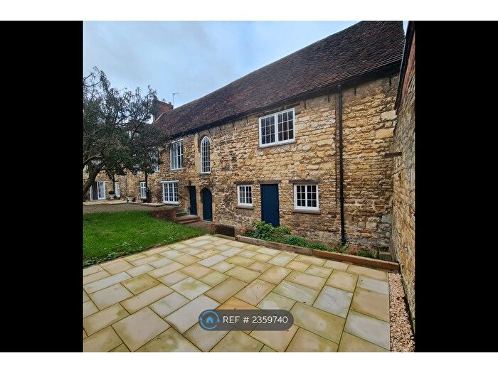 3 Bedroom Semi-Detached House To Rent In James Street, Lincoln, LN2