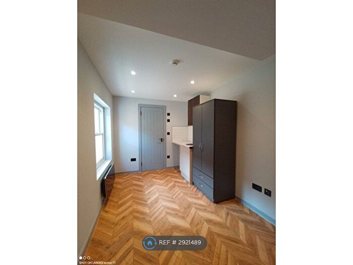 Studio To Rent In Southwell Road, London, SE5