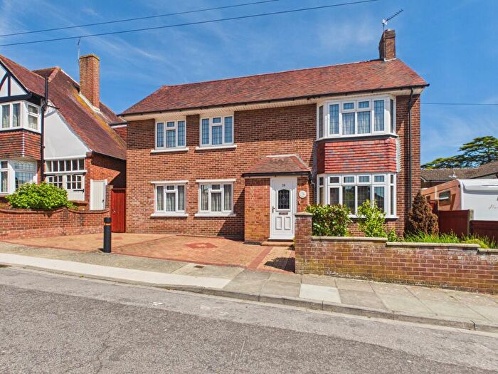 3 Bedroom Detached House For Sale In Lodge Avenue, Drayton, Portsmouth, PO6