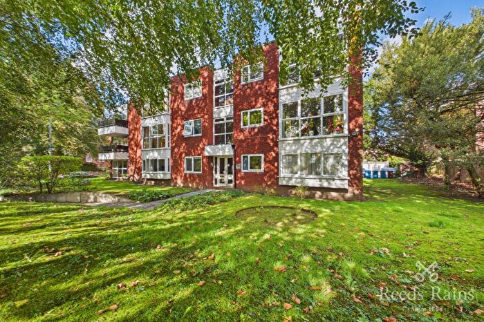 2 Bedroom Apartment For Sale In Wilbraham Road, Manchester, Greater Manchester, M16