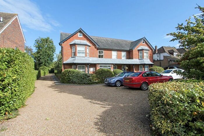 2 Bedroom Flat For Sale In Arianne Court, Park Hill Road, South Wallington, SM6