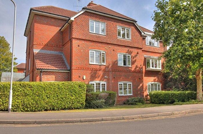 2 Bedroom Flat To Rent In Ashdene Gardens, Reading, Berkshire, RG30