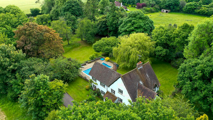 6 Bedroom Detached House For Sale In Darrs Lane, Northchurch, Berkhamsted, HP4