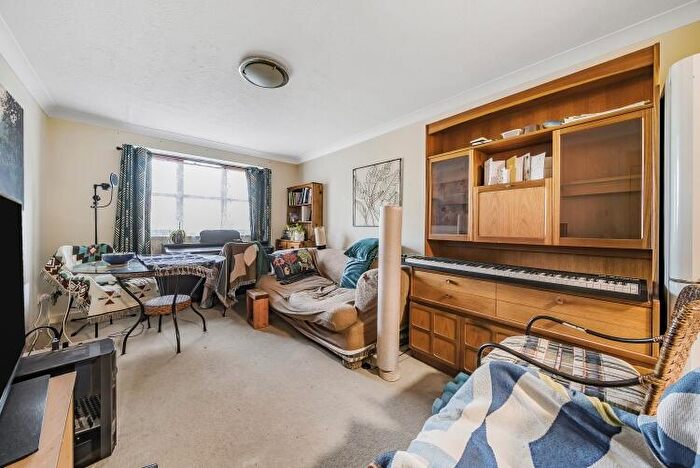 1 Bedroom Flat To Rent In Lenelby Road Surbiton, KT6
