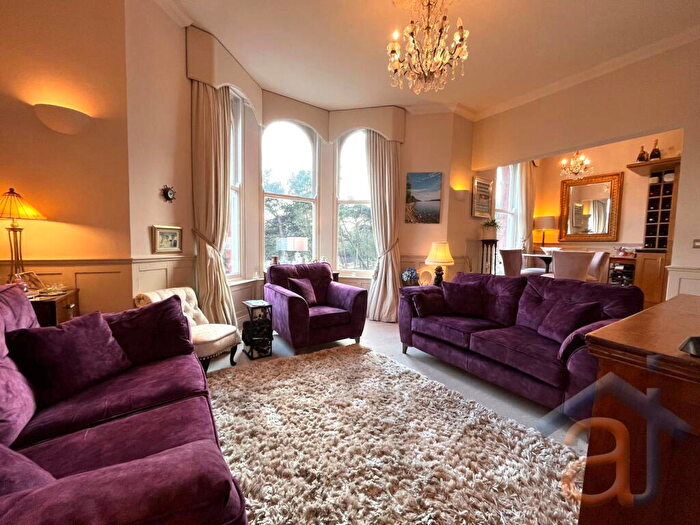 2 Bedroom Apartment For Sale In Park Crescent, Southport, PR9