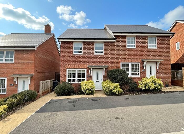 3 Bedroom Semi-detached House For Sale In Loveridge Drive, Alphington, EX2
