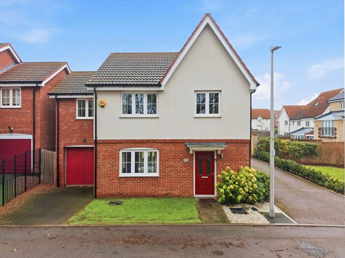 4 Bedroom Detached House For Sale In Birnam Crescent, Chigwell, IG7