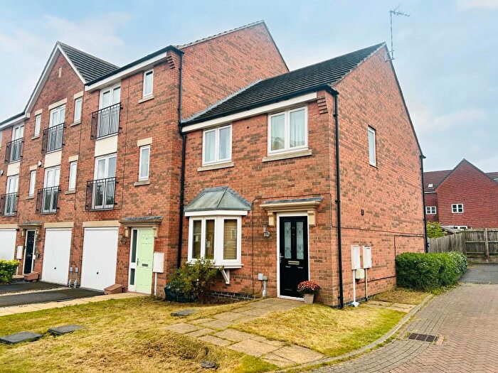 3 Bedroom Semi-Detached House To Rent In Templeton Close, Mickleover, Derby, DE3