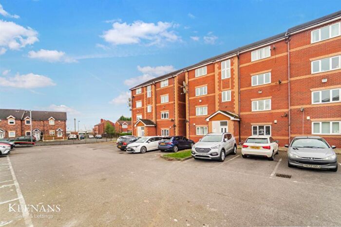 2 Bedroom Flat For Sale In Mountain Street, Worsley, Manchester, M28