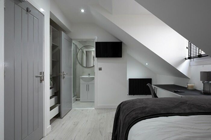 6 Bedroom House To Rent In Avondale Street, Lincoln, LN2