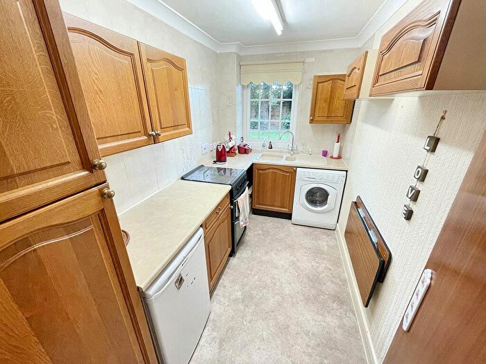 1 Bedroom Apartment For Sale In Rockcliffe, Westoe, South Shields, Tyne And Wear, NE33