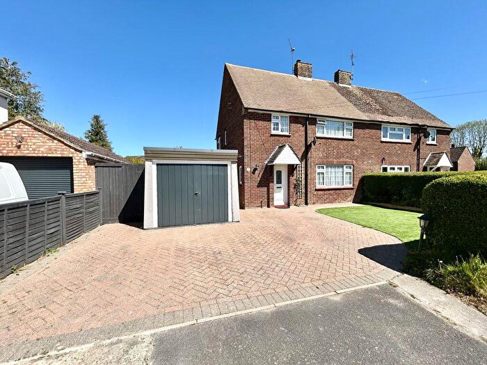 3 Bedroom Semi Detached House For Sale In Castle Hill Road, Totternhoe, LU6