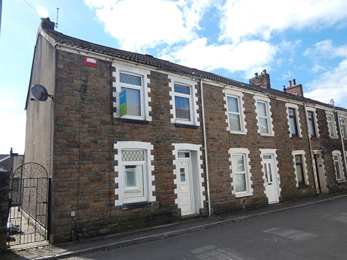 3 Bedroom End Terrace House For Sale In Howell Road, Neath, Neath Port Talbot, SA11
