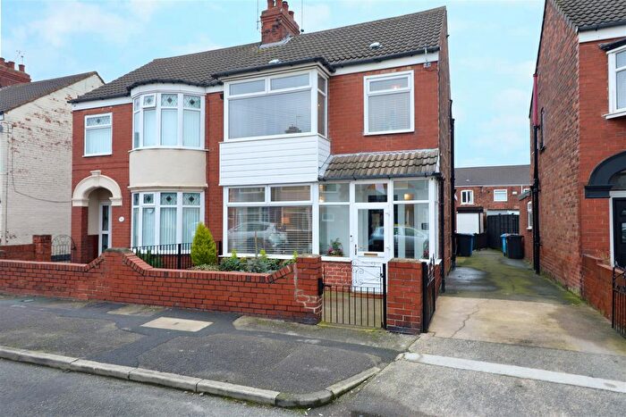 3 Bedroom Semi Detached House For Sale In Faraday Street, Hull, HU9