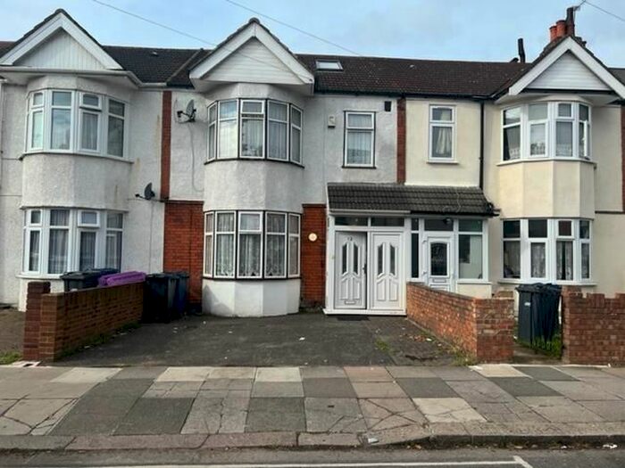4 Bedroom Terraced House For Sale In Greenford Avenue, Southall, UB1