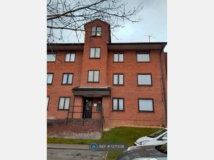 2 Bedroom Flat To Rent In Tippett Rise, Reading, RG2