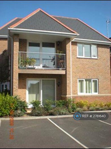 2 Bedroom Flat To Rent In Richmond Park Road, Bournemouth, BH8