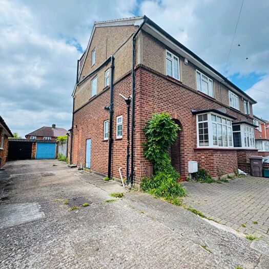 4 Bedroom Semi-Detached House To Rent In Hardy Avenue, Ruislip, HA4