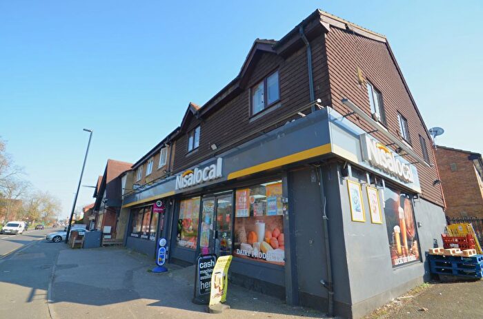 2 Bedroom Flat To Rent In Natalie Close, Feltham, TW14