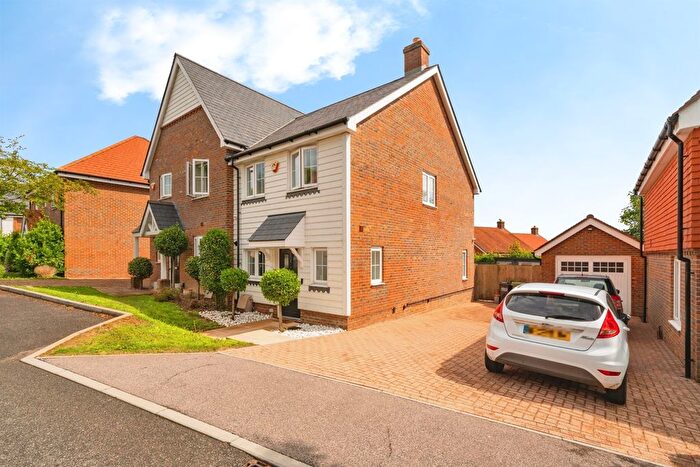 2 Bedroom Semi-detached House For Sale In Kingfisher Drive, Crowborough, TN6