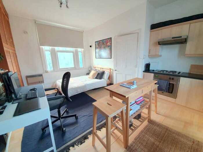 Studio To Rent In Drayton Park, Highbury, N5