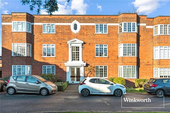 2 Bedroom Apartment To Rent In Ballards Lane, Finchley, London, N3