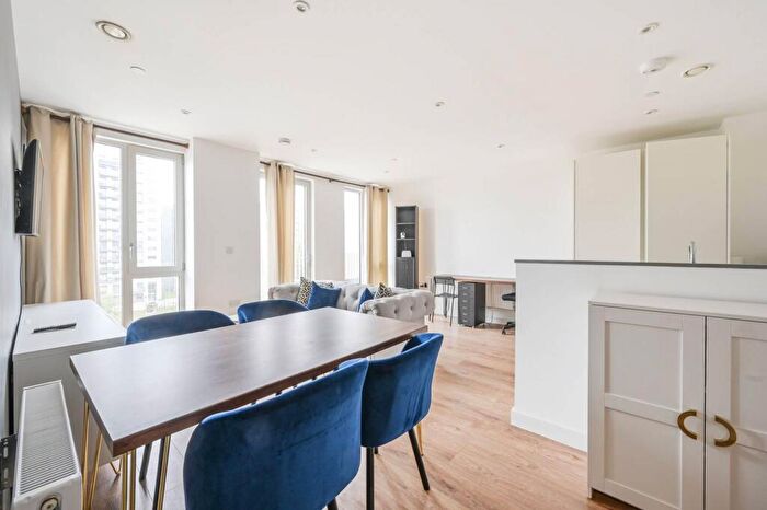 1 Bedroom Flat To Rent In Copeland Court, , Royal Docks, London, E16