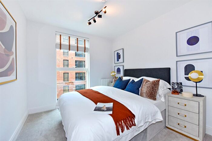 2 Bedroom Apartment To Rent In Darjeeling House, Memorial Avenue, Slough, Berkshire, SL1