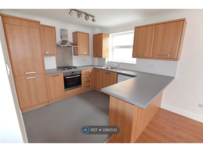 1 Bedroom Flat To Rent In Courtfield Gardens, London, W13