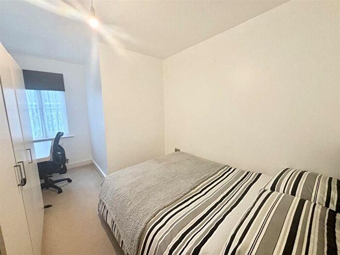 2 Bedroom Flat For Sale In Gower Place, Fleming Road, Chafford Hundred, RM16