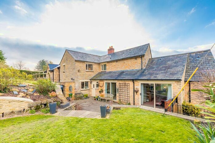 4 Bedroom Detached House For Sale In Church Walk, Upper Heyford, Bicester OX25