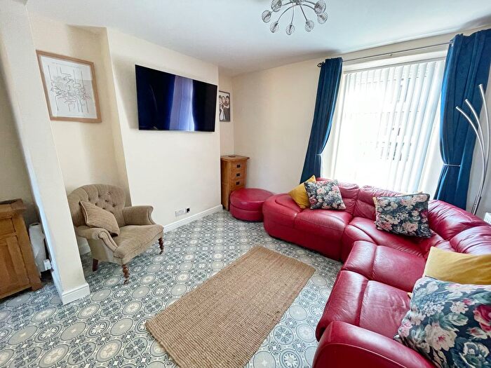 3 Bedroom End Of Terrace House To Rent In De Vitre Street, Lancaster, LA1