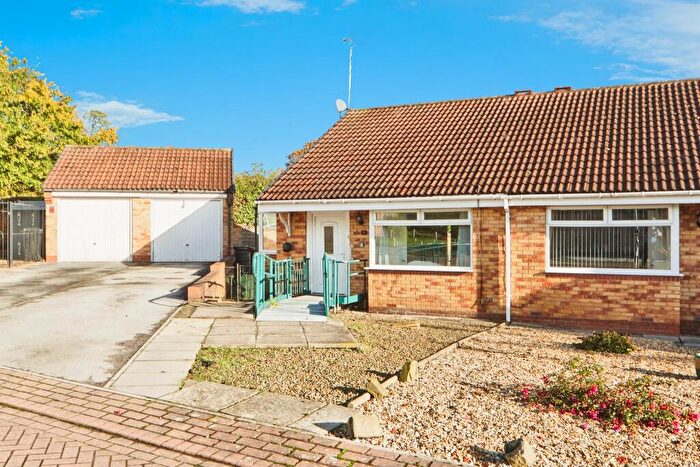 2 Bedroom Semi-Detached Bungalow For Sale In Westvale Mews, Leeds, LS13