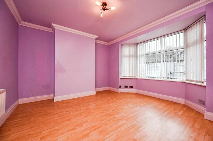 3 Bedroom End Of Terrace House For Sale In Munster Road, Liverpool, Merseyside, L13