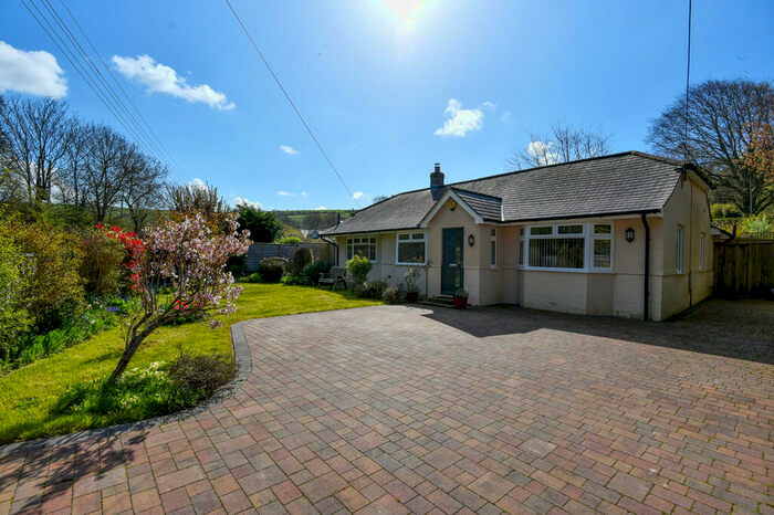 3 Bedroom Detached Bungalow For Sale In Upper Beeding, BN44