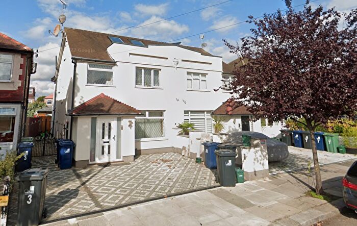 1 Bedroom Flat To Rent In Thames Avenue, Perivale, Greenford, UB6