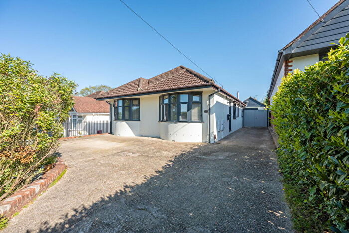 4 Bedroom Detached Bungalow For Sale In Netley Firs Road, Hedge End, Southampton, SO30