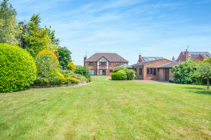 5 Bedroom Detached House For Sale In Newton Road, Rushden, NN10