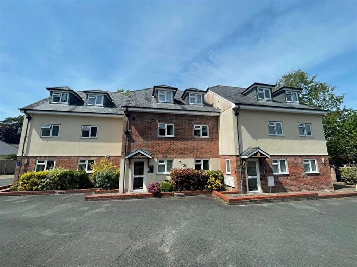 2 Bedroom Flat For Sale In Plymstock, Plymouth, PL9