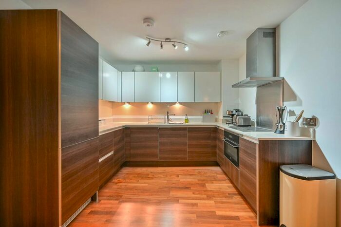 3 Bedroom Flat To Rent In Stanley Road, Merton, London, SW19