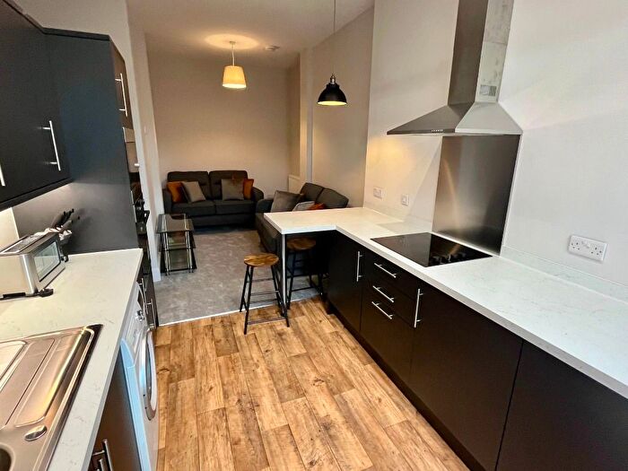 3 Bedroom Flat To Rent In Gilmore Place, Bruntsfield, Edinburgh, EH3