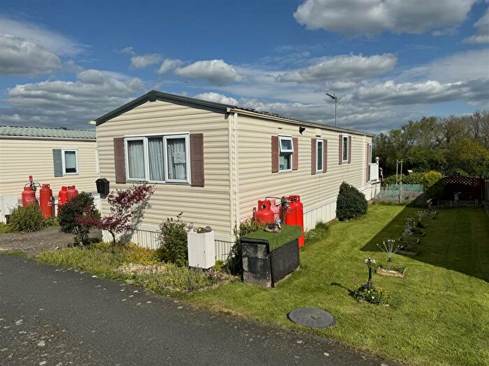 2 Bedroom Park Home For Sale In Lower Apperley, GL19