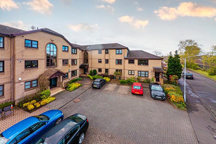 2 Bedroom Apartment For Sale In Springkell Gardens, Pollokshields, Glasgow, G41